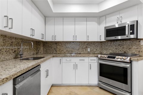 Condominio en alquiler en Miami Beach, Florida, 1 dormitorio, 119.19 m2 № 1943950 - foto 21