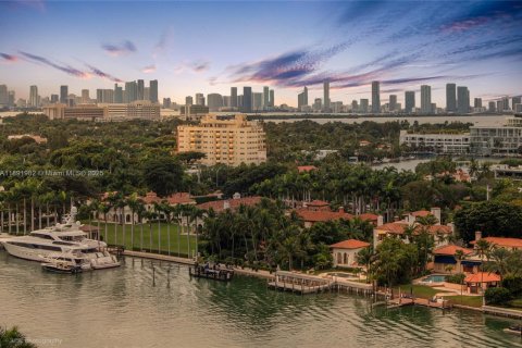 Condominio en alquiler en Miami Beach, Florida, 1 dormitorio, 119.19 m2 № 1943950 - foto 9