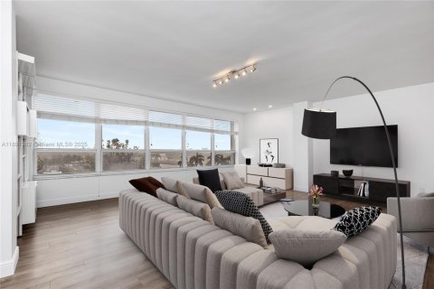 Condominio en alquiler en Miami Beach, Florida, 1 dormitorio, 119.19 m2 № 1943950 - foto 6