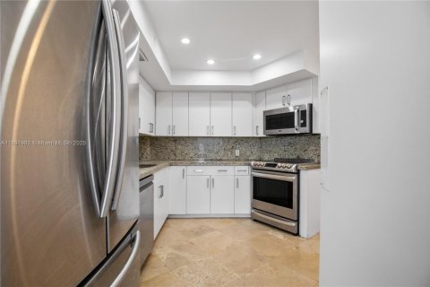 Condominio en alquiler en Miami Beach, Florida, 1 dormitorio, 119.19 m2 № 1943950 - foto 20