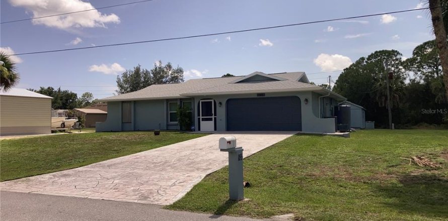 Casa en Port Charlotte, Florida 3 dormitorios, 116.78 m2 № 2200479