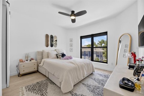 Touwnhouse à vendre à Tampa, Floride: 5 chambres, 331.1 m2 № 2236303 - photo 12