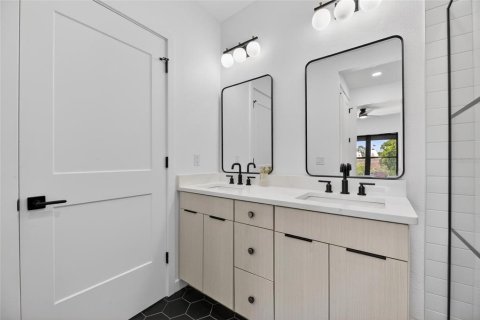 Touwnhouse à vendre à Tampa, Floride: 5 chambres, 331.1 m2 № 2236303 - photo 10