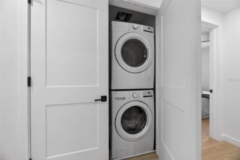 Touwnhouse à vendre à Tampa, Floride: 5 chambres, 331.1 m2 № 2236303 - photo 18