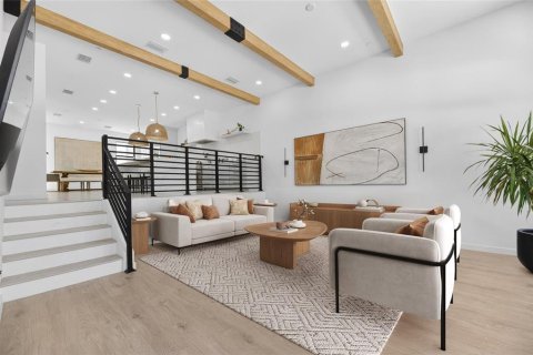 Touwnhouse à vendre à Tampa, Floride: 5 chambres, 331.1 m2 № 2236303 - photo 2