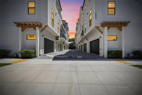 Touwnhouse à vendre à Tampa, Floride: 5 chambres, 331.1 m2 № 2236303 - photo 22