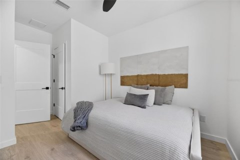 Touwnhouse à vendre à Tampa, Floride: 5 chambres, 331.1 m2 № 2236303 - photo 9