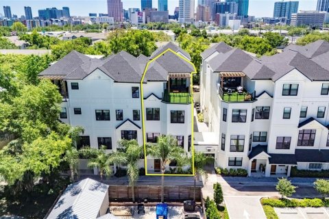 Touwnhouse à vendre à Tampa, Floride: 5 chambres, 331.1 m2 № 2236303 - photo 21