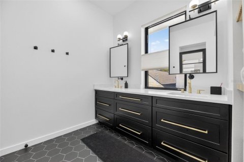 Touwnhouse à vendre à Tampa, Floride: 5 chambres, 331.1 m2 № 2236303 - photo 8