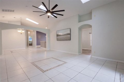 Villa ou maison à vendre à Clermont, Floride: 5 chambres, 203.18 m2 № 2409014 - photo 5
