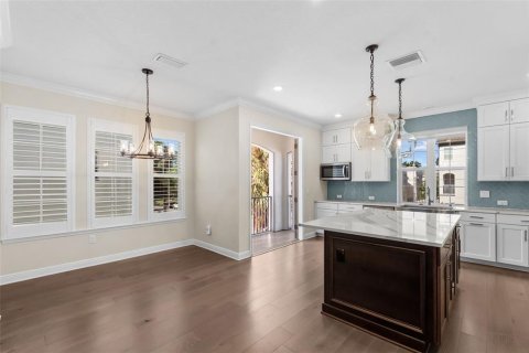Townhouse in Tampa, Florida 3 bedrooms, 211.82 sq.m. № 2297048 - photo 4