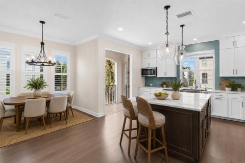 Townhouse in Tampa, Florida 3 bedrooms, 211.82 sq.m. № 2297048 - photo 3