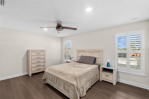 Townhouse in Tampa, Florida 3 bedrooms, 211.82 sq.m. № 2297048 - photo 20