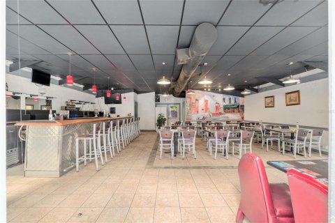Propiedad comercial en venta en Alachua, Florida, 266.07 m2 № 1919306 - foto 16