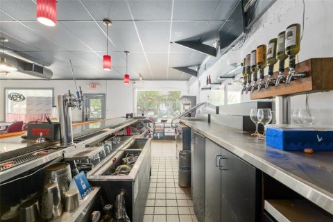 Propiedad comercial en venta en Alachua, Florida, 266.07 m2 № 1919306 - foto 13