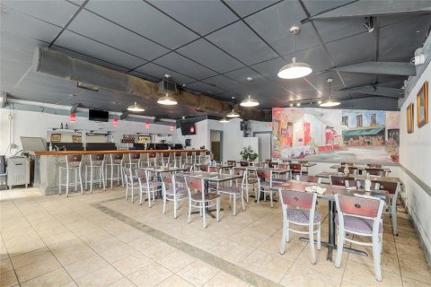Propiedad comercial en venta en Alachua, Florida, 266.07 m2 № 1919306 - foto 8