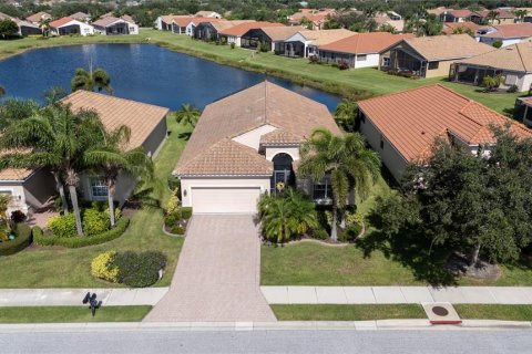 Casa en Sarasota, Florida 2 dormitorios, 181.07 m2 № 2373393