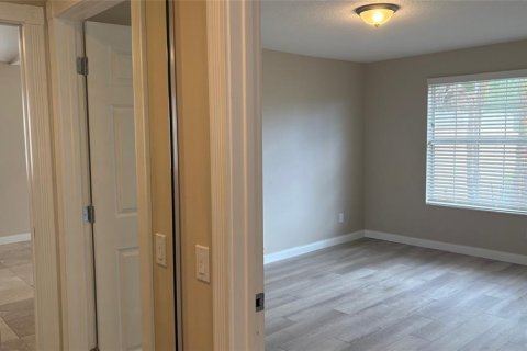 House in Orlando, Florida 2 bedrooms, 158.68 sq.m. № 1906557 - photo 8