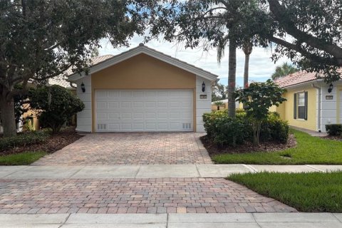 House in Orlando, Florida 2 bedrooms, 158.68 sq.m. № 1906557 - photo 1
