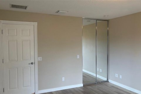 House in Orlando, Florida 2 bedrooms, 158.68 sq.m. № 1906557 - photo 10