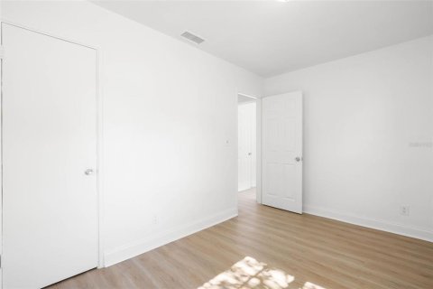 House in Tampa, Florida 3 bedrooms, 132.01 sq.m. № 2196514 - photo 23