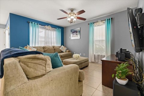 Townhouse in Orlando, Florida 3 bedrooms, 167.13 sq.m. № 1850242 - photo 4