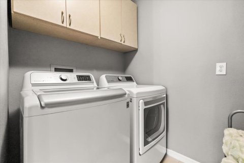 Townhouse in Orlando, Florida 3 bedrooms, 167.13 sq.m. № 1850242 - photo 17