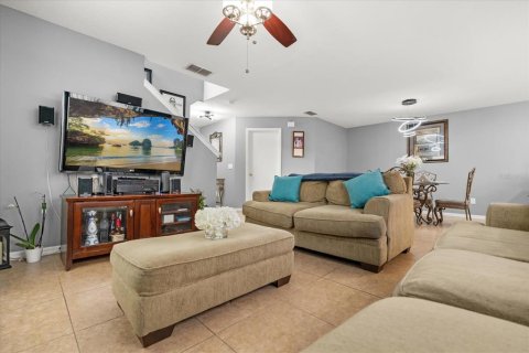 Townhouse in Orlando, Florida 3 bedrooms, 167.13 sq.m. № 1850242 - photo 5