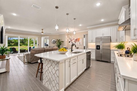 House in Parrish, Florida 4 bedrooms, 252.69 sq.m. № 2395641 - photo 2