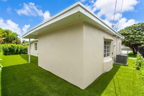 Купить виллу или дом в Майами, Флорида 5 спален, 190.36м2, № 1941976 - фото 25