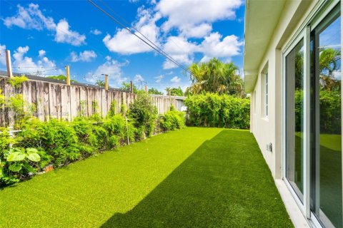 Купить виллу или дом в Майами, Флорида 5 спален, 190.36м2, № 1941976 - фото 26