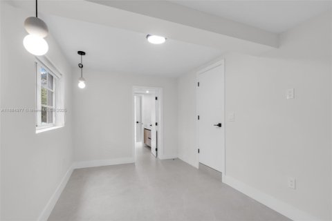 Купить виллу или дом в Майами, Флорида 5 спален, 190.36м2, № 1941976 - фото 23