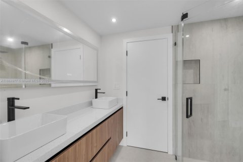 Купить виллу или дом в Майами, Флорида 5 спален, 190.36м2, № 1941976 - фото 20