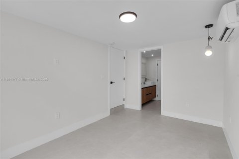 Купить виллу или дом в Майами, Флорида 5 спален, 190.36м2, № 1941976 - фото 19