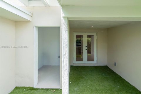 Купить виллу или дом в Майами, Флорида 5 спален, 190.36м2, № 1941976 - фото 28