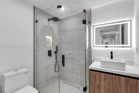 Купить виллу или дом в Майами, Флорида 5 спален, 190.36м2, № 1941976 - фото 9