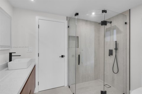 Купить виллу или дом в Майами, Флорида 5 спален, 190.36м2, № 1941976 - фото 21