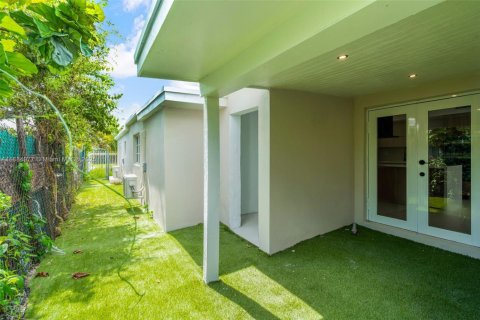 Купить виллу или дом в Майами, Флорида 5 спален, 190.36м2, № 1941976 - фото 27