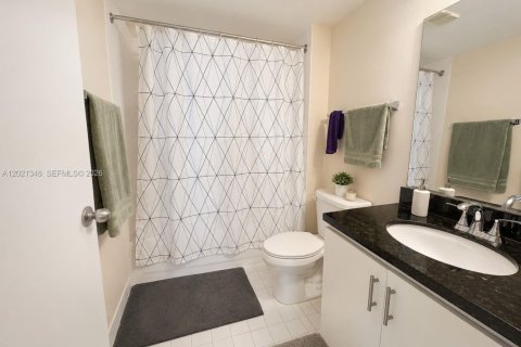 Купить кондоминиум в Майами, Флорида 2 спальни, 94.76м2, № 2145845 - фото 6