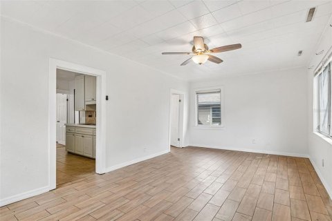 Casa en venta en Clearwater, Florida, 2 dormitorios, 79.52 m2 № 2198308 - foto 4