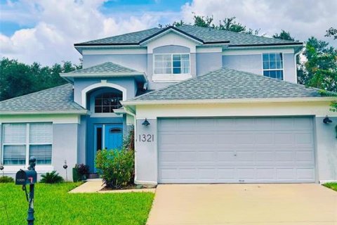 House in Haines City, Florida 4 bedrooms, 206.06 sq.m. № 1917641 - photo 1