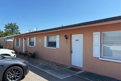 Immobilier commercial à vendre à Bradenton, Floride: 6 chambres, 184.69 m2 № 1620658 - photo 1