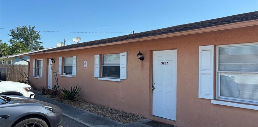 Immobilier commercial à Bradenton, Floride 6 chambres, 184.69 m2 № 1620658