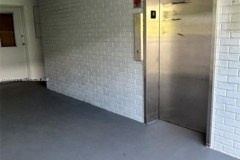 Copropriété à louer à North Miami Beach, Floride: 1 chambre, 75.44 m2 № 2000077 - photo 27