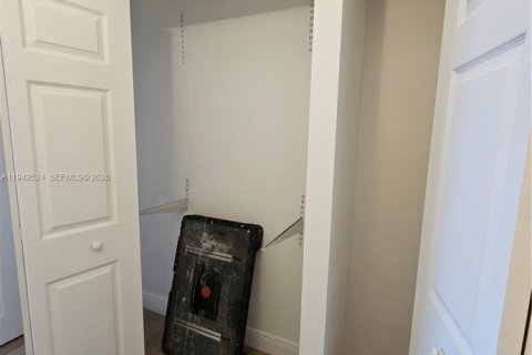 Copropriété à louer à North Miami Beach, Floride: 1 chambre, 75.44 m2 № 2000077 - photo 13