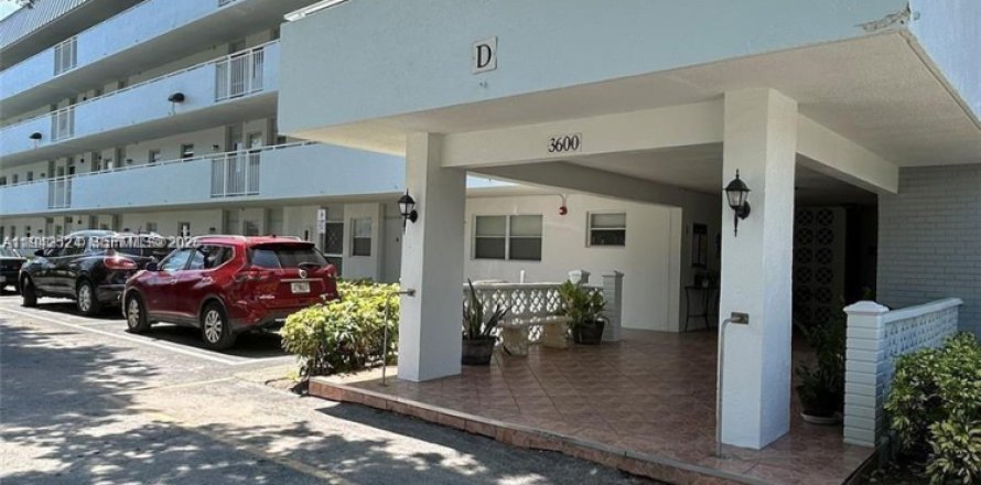 Condo à North Miami Beach, Floride, 1 chambre  № 2000077