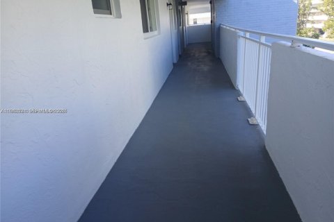 Copropriété à louer à North Miami Beach, Floride: 1 chambre, 75.44 m2 № 2000077 - photo 26