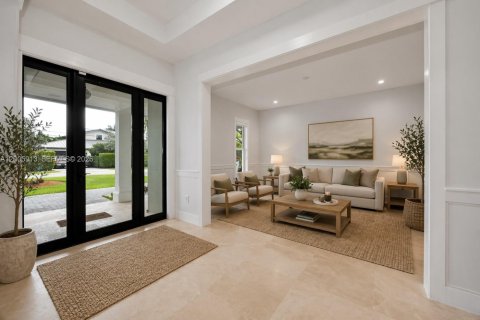 House in Miami, Florida 4 bedrooms, 301.75 sq.m. № 2069902 - photo 4