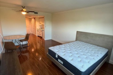 Appartement à louer à South Miami, Floride: 37.16 m2 № 1851952 - photo 2