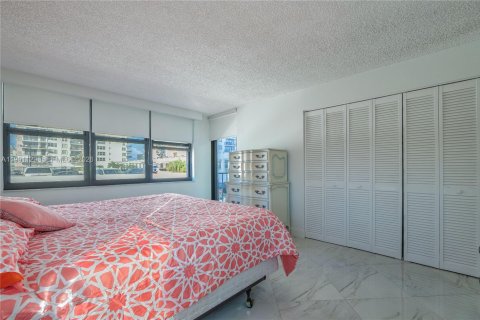 Condominio en alquiler en Hollywood, Florida, 2 dormitorios, 114.27 m2 № 2057411 - foto 13